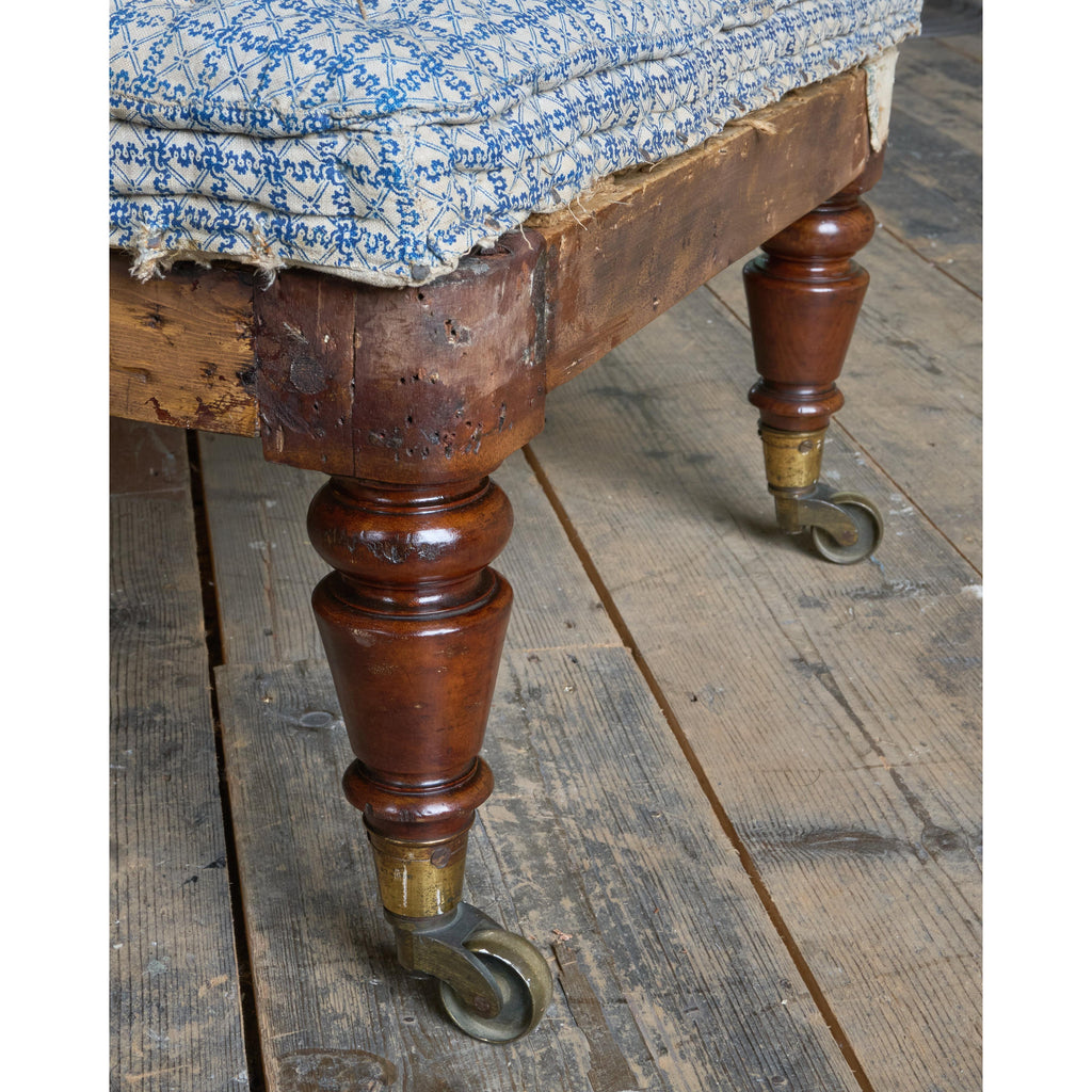 A Regency period chaise longue with a RH arm rest.-Antique Seating-KONTRAST