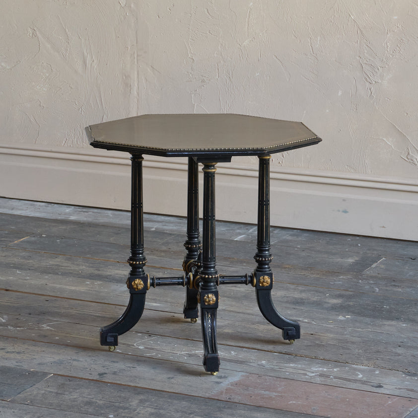 Aesthetic movement side table - attributed to Gillows – KONTRAST