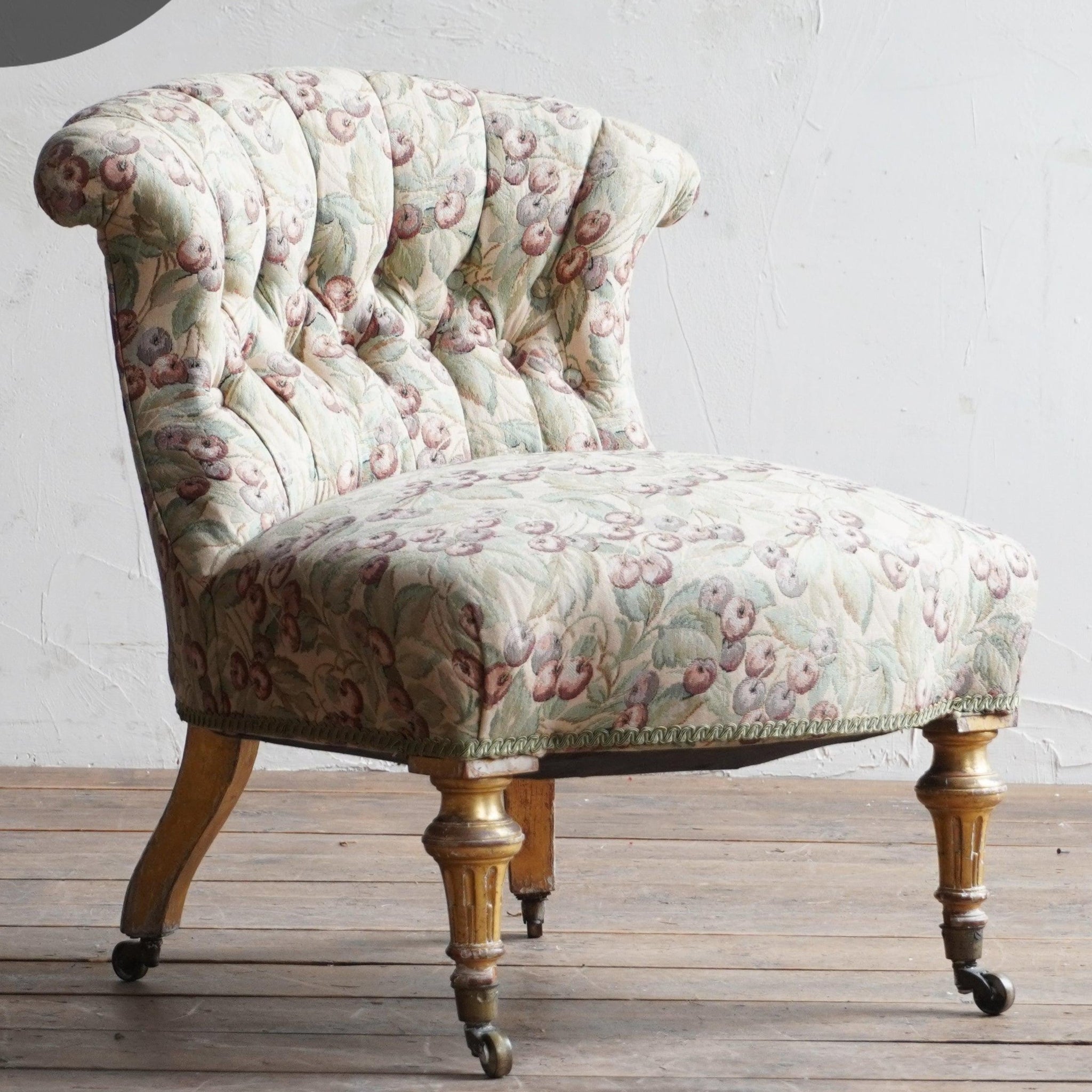 Vintage bedroom chair discount