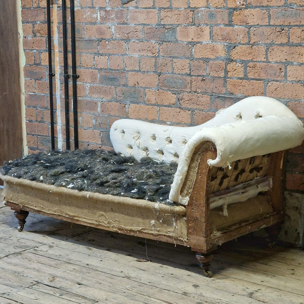 Antique Chaise Longue-KONTRAST