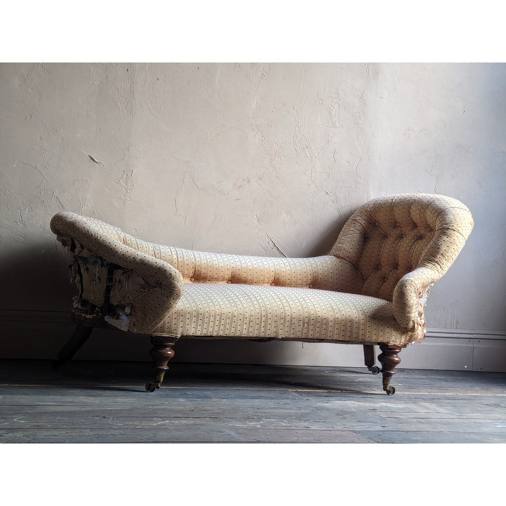 Antique Chaise Longue - Spoon Back-Antique Seating-KONTRAST