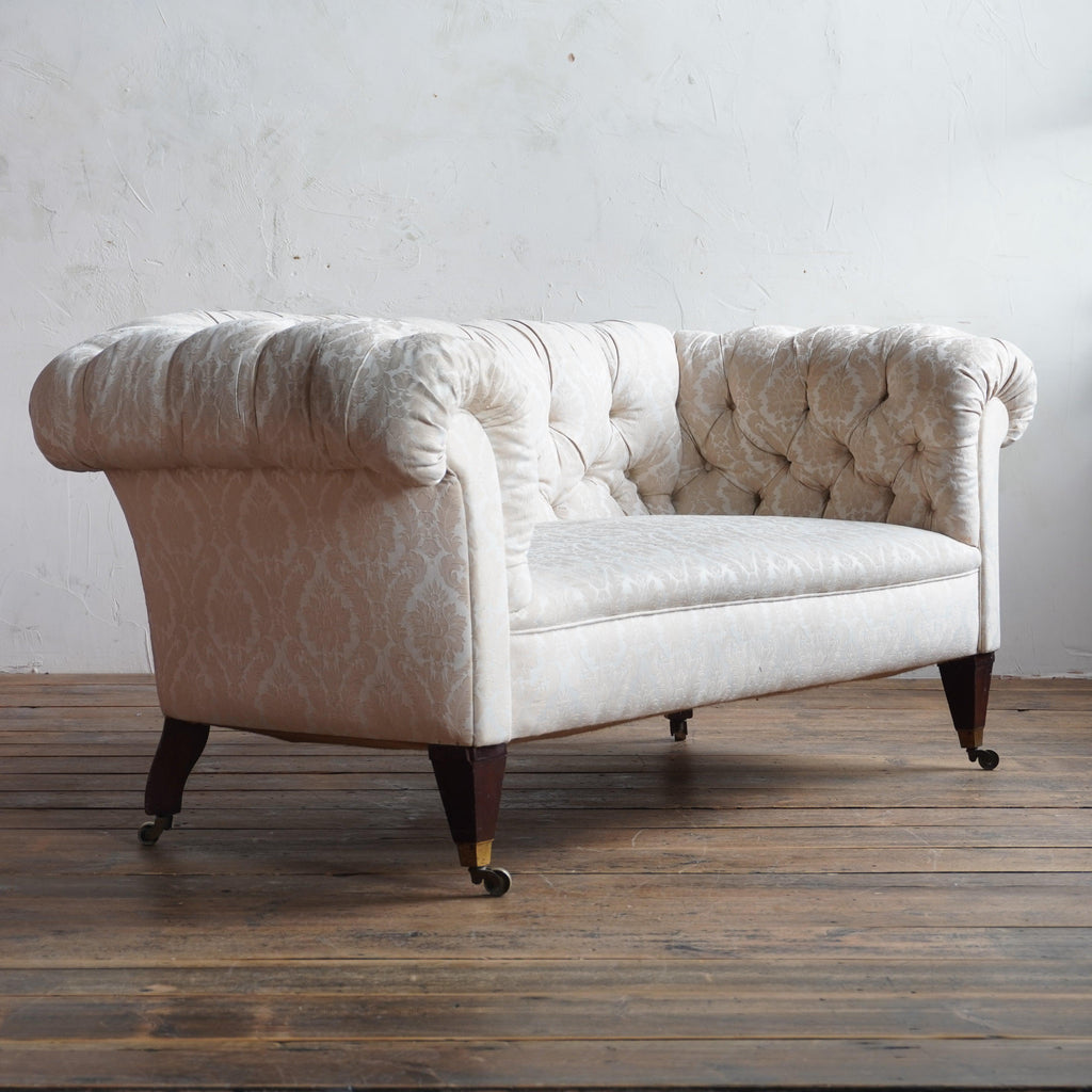 Antique Chesterfield Sofa - cream damask-KONTRAST