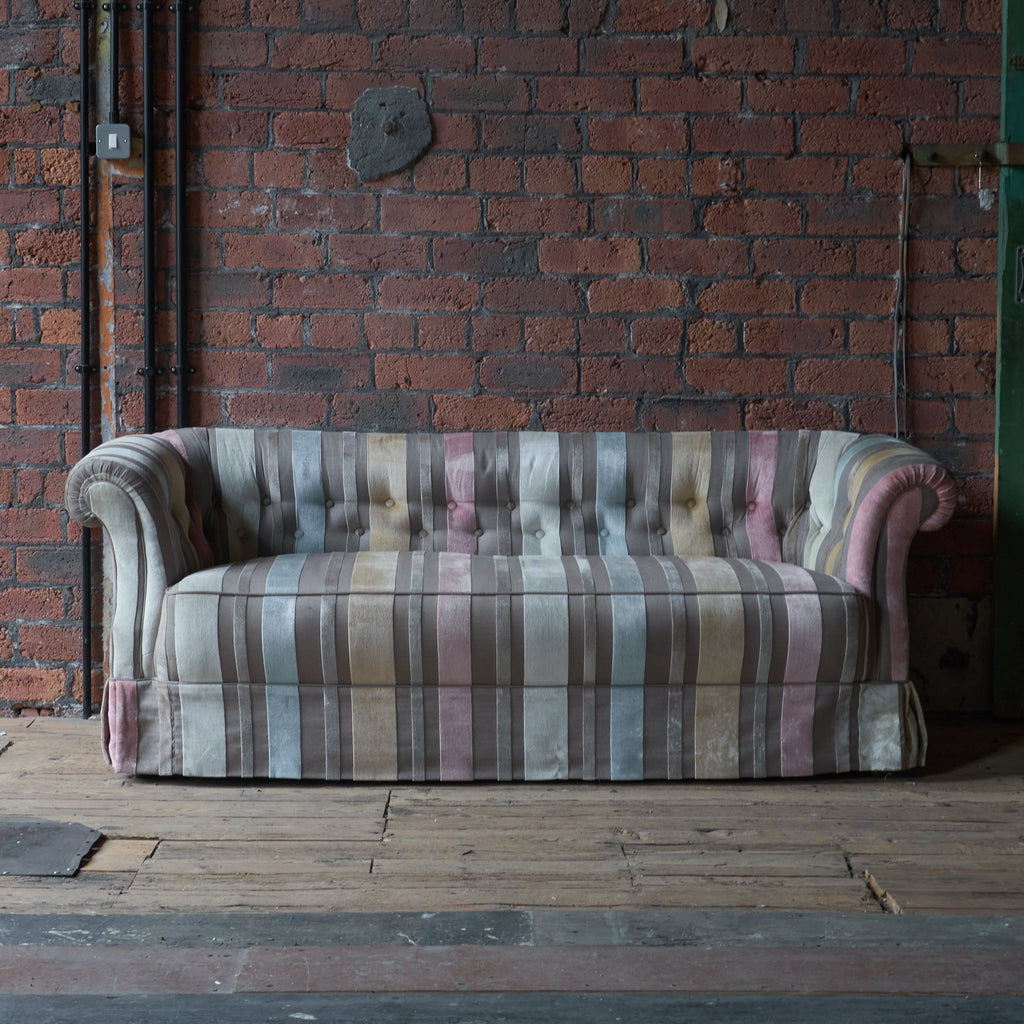 Antique Chesterfield Sofa - with skirt.-KONTRAST