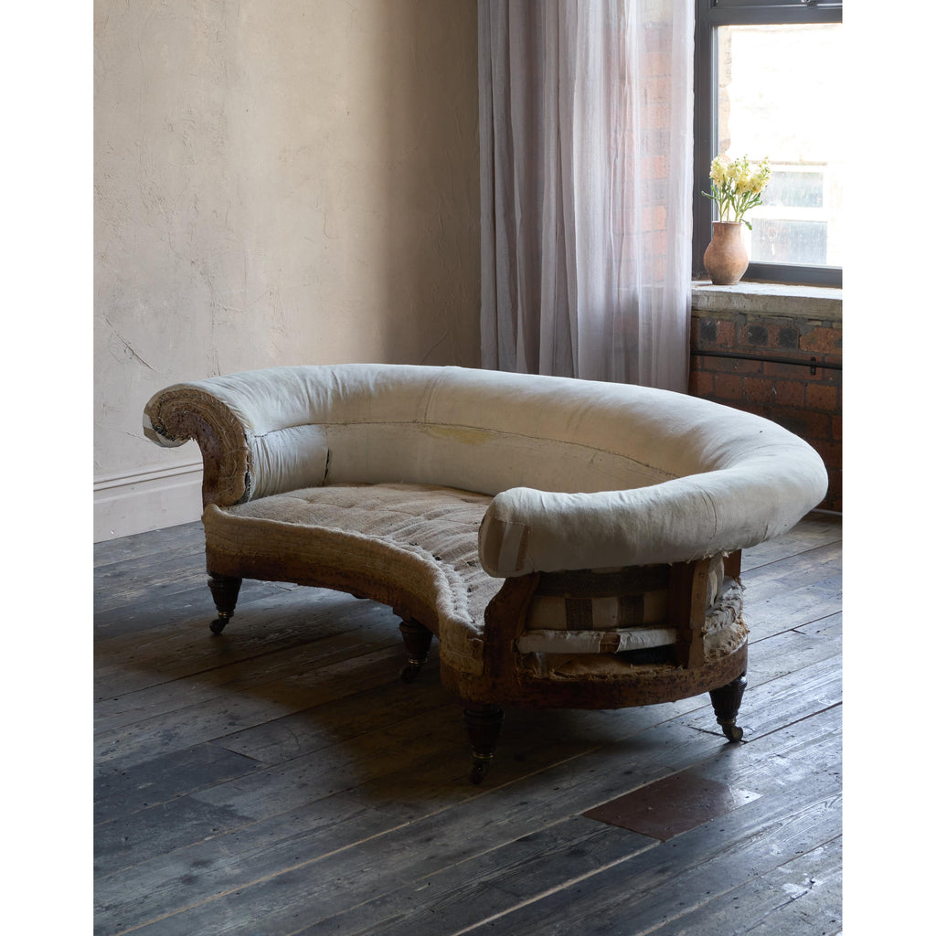 Antique Curved Kidney Shaped Chesterfield Sofa-Antique Seating-KONTRAST