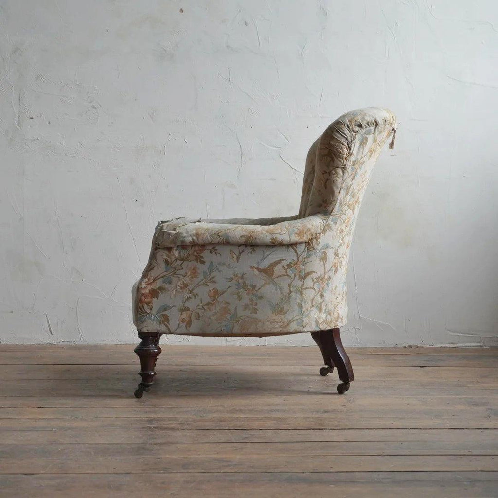 Antique Spoon back Armchair-KONTRAST