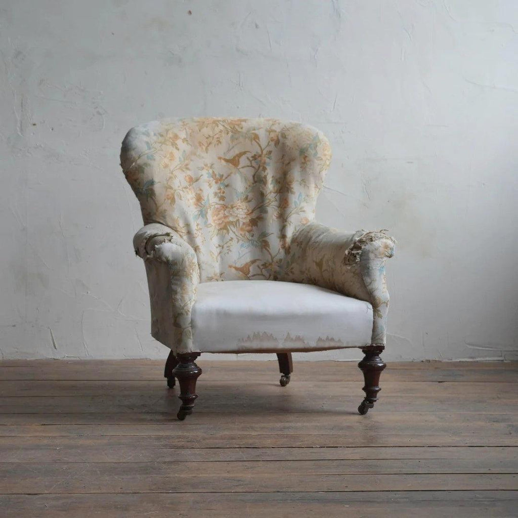 Antique Spoon back Armchair-KONTRAST