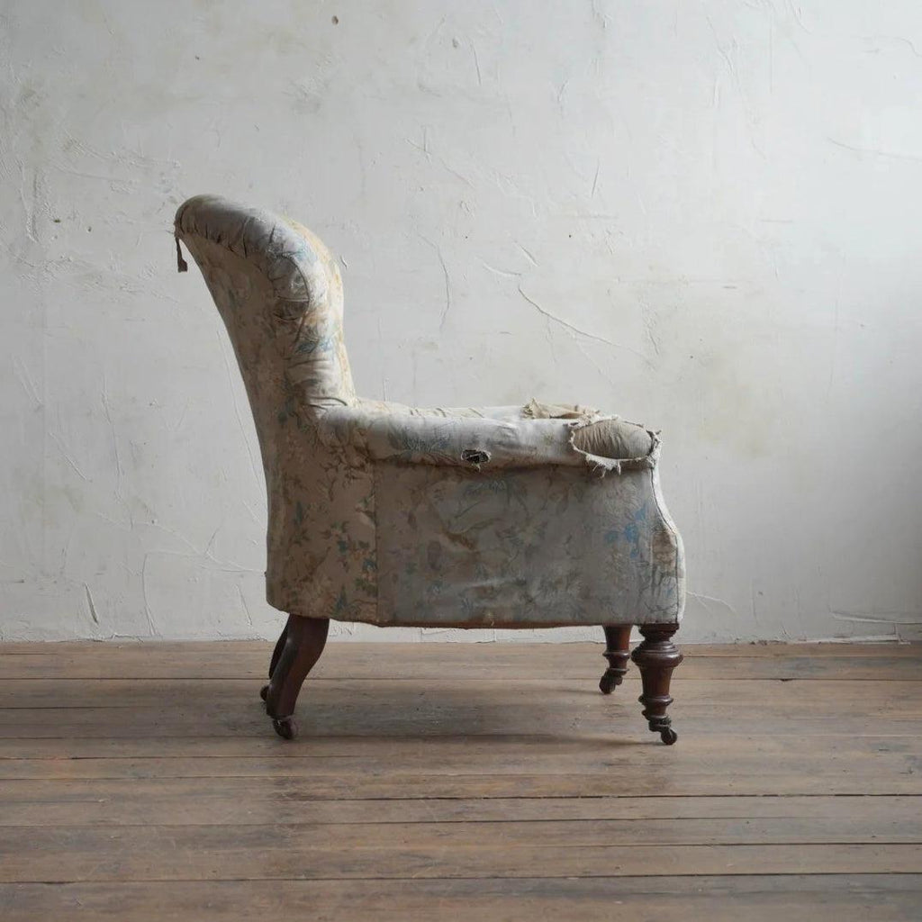 Antique Spoon back Armchair-KONTRAST