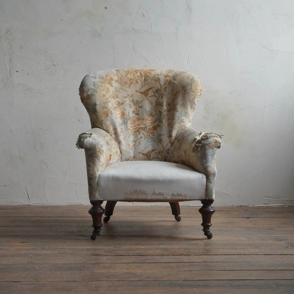 Antique Spoon back Armchair-KONTRAST