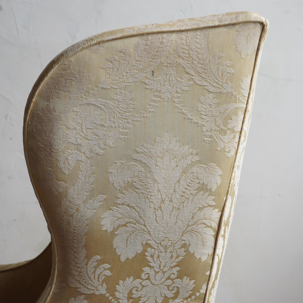 Antique Wingback by Gillows-KONTRAST