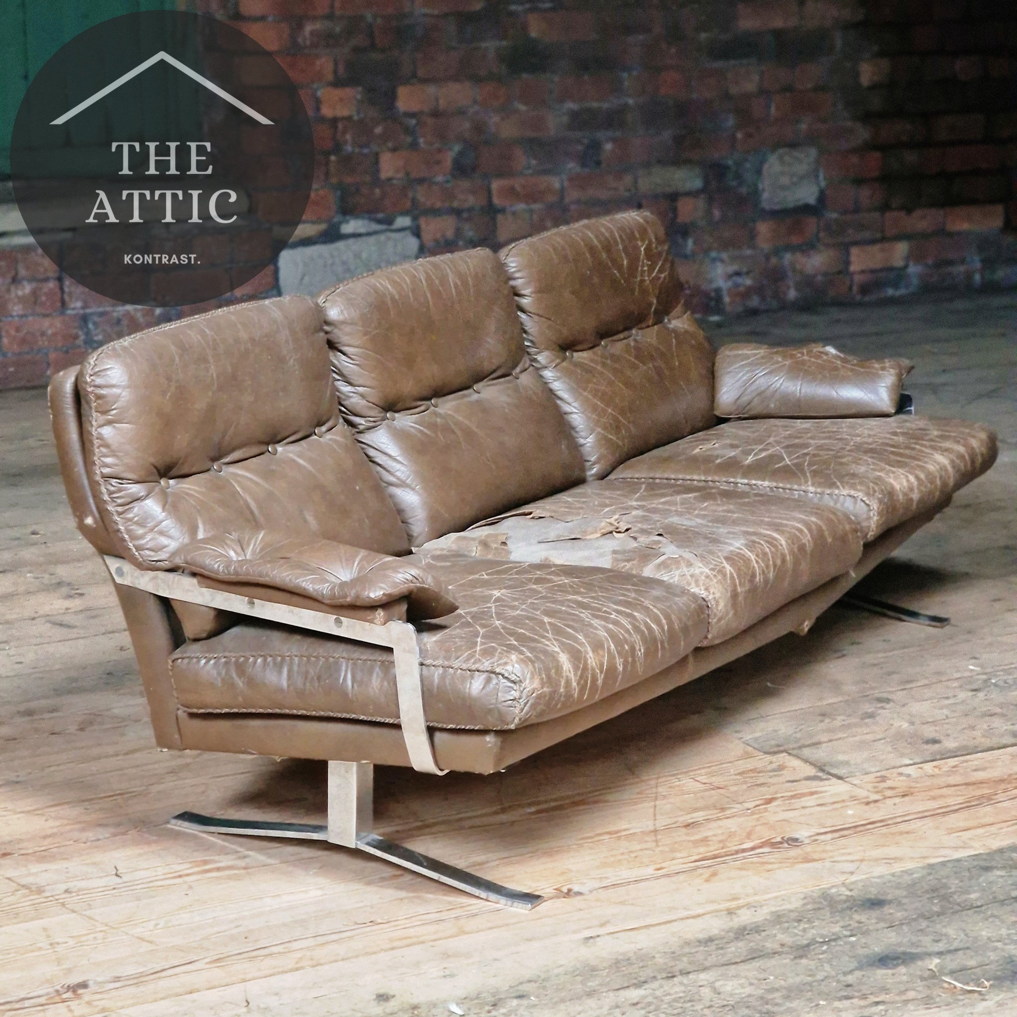 Arne-Norell-Sofa-KONTRAST_The-
