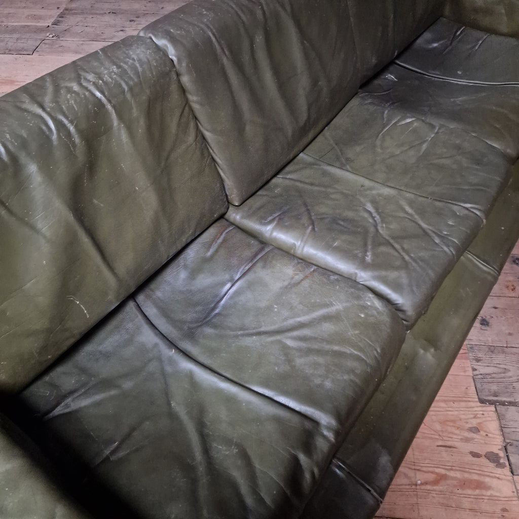 Brutalist Mid Century Sofa - mini boga for taaru-Mid Century Seating-KONTRAST