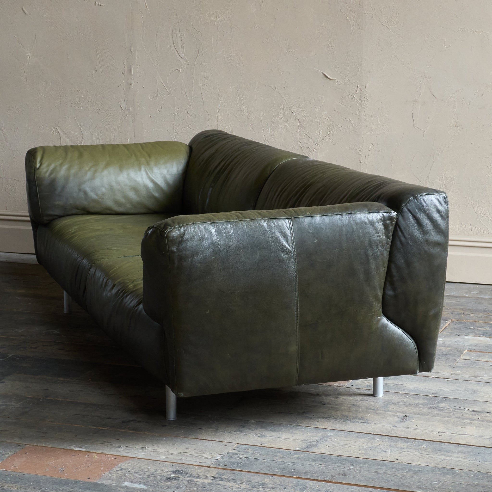Cassina 250 MET 3 seater sofa in green leather – KONTRAST