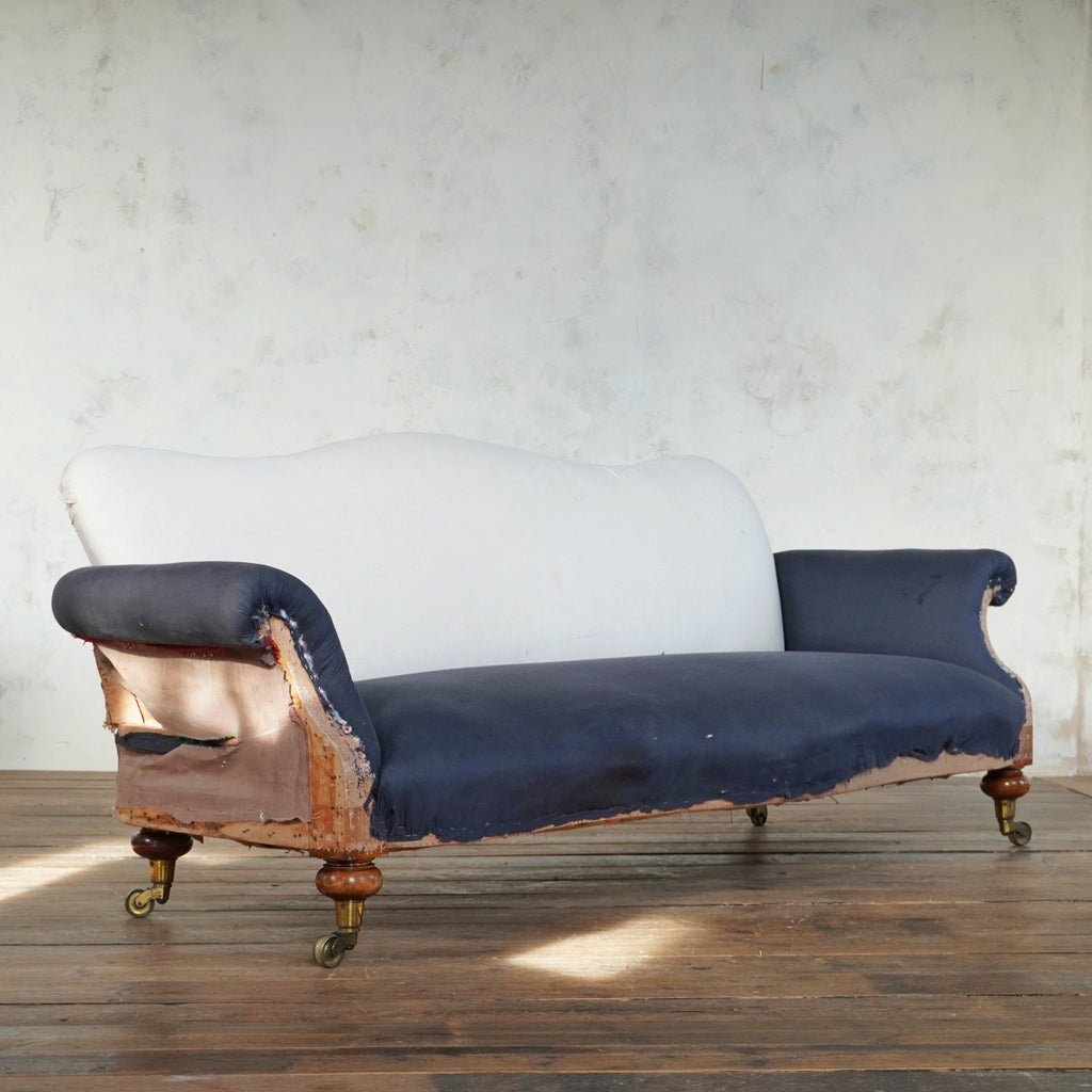 Country House Sofa by Hindley and Sons-KONTRAST
