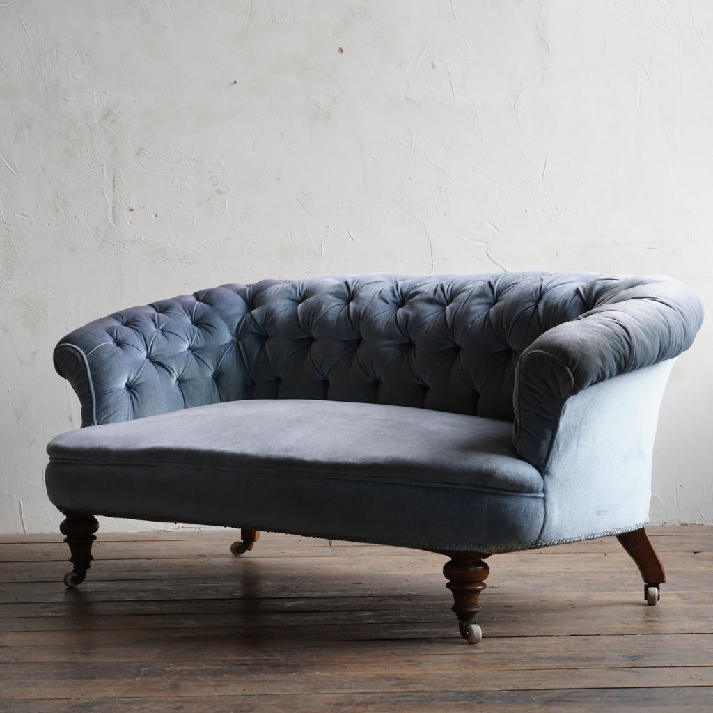 Hampton & Sons Sofa-Antique Seating-KONTRAST