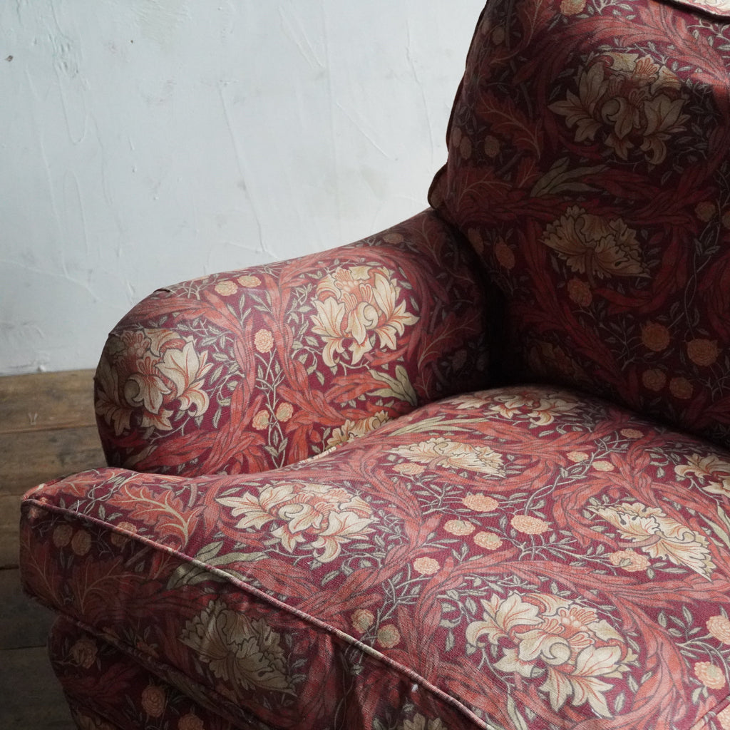 Howard Style Sofa-Antique Seating-KONTRAST