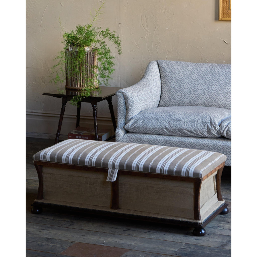 Howard and Sons Beckett Sofa-Antique Seating-KONTRAST
