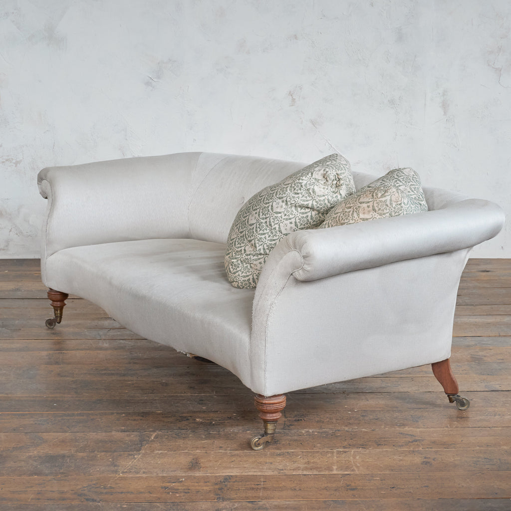 Howard and Sons Chesterfield Sofa- Berners st-Antique Seating-KONTRAST
