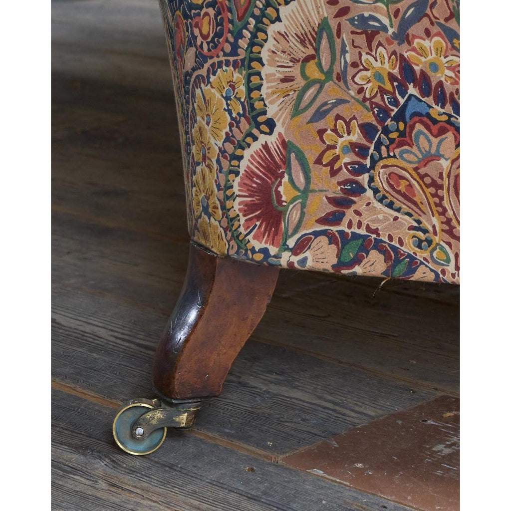 Howard and Sons Chesterfield Sofas-KONTRAST