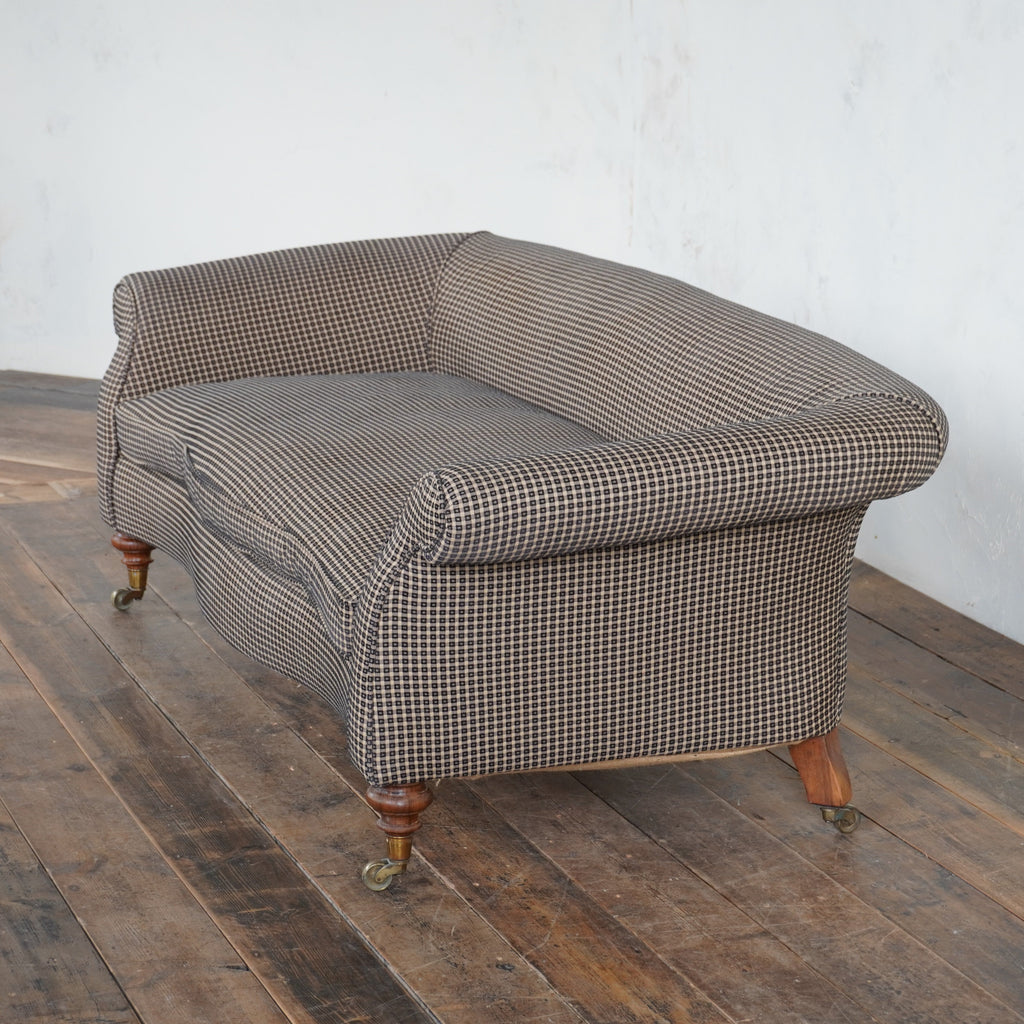 Howard and Sons Chesterfield Sofas-KONTRAST