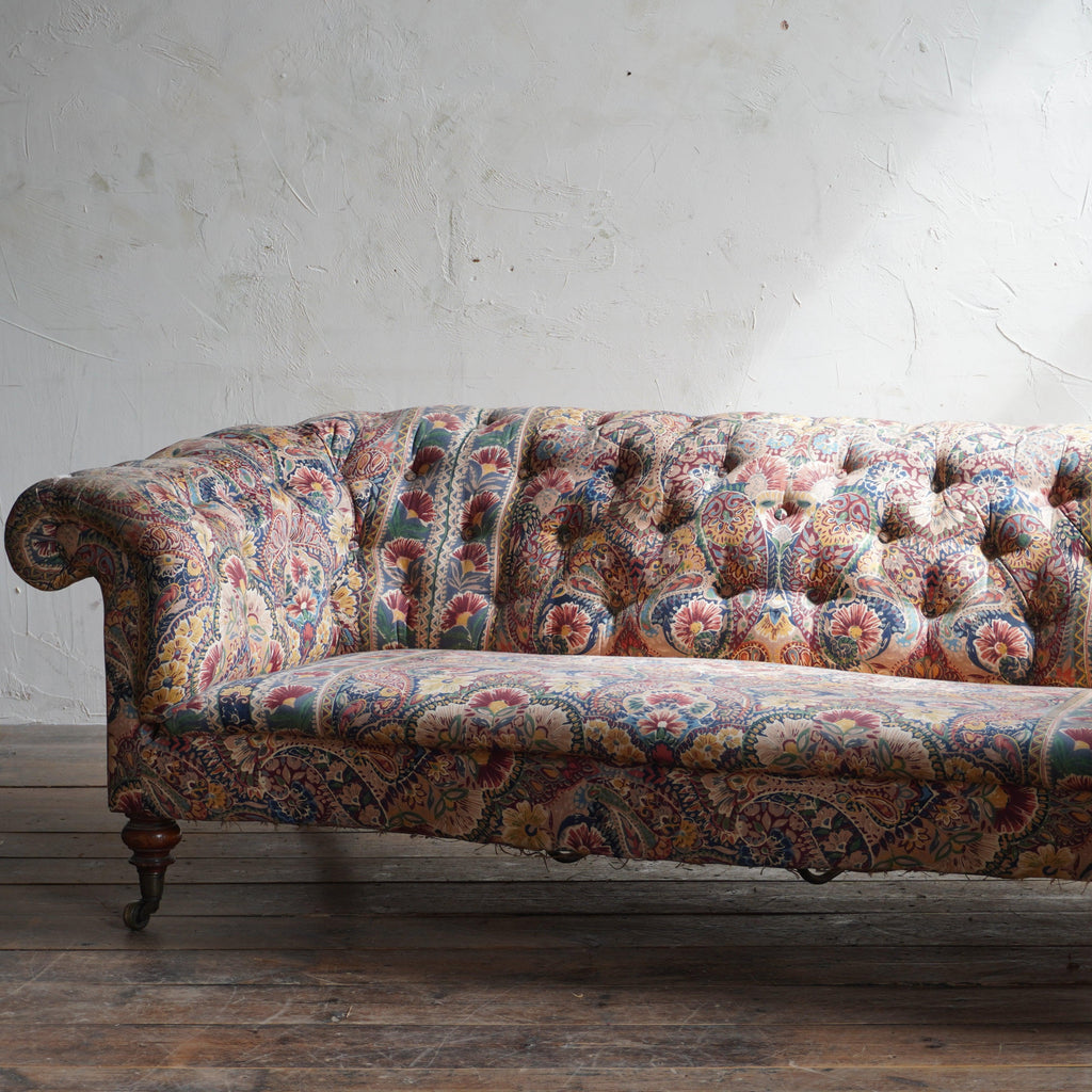 Howard and Sons Chesterfield Sofas-KONTRAST