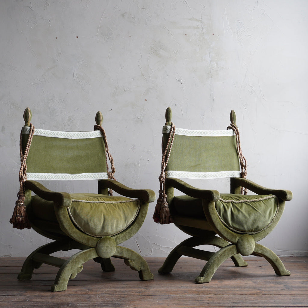 A Pair of Vintage Savonarola Chairs in Green Velvet-Antique Seating-KONTRAST