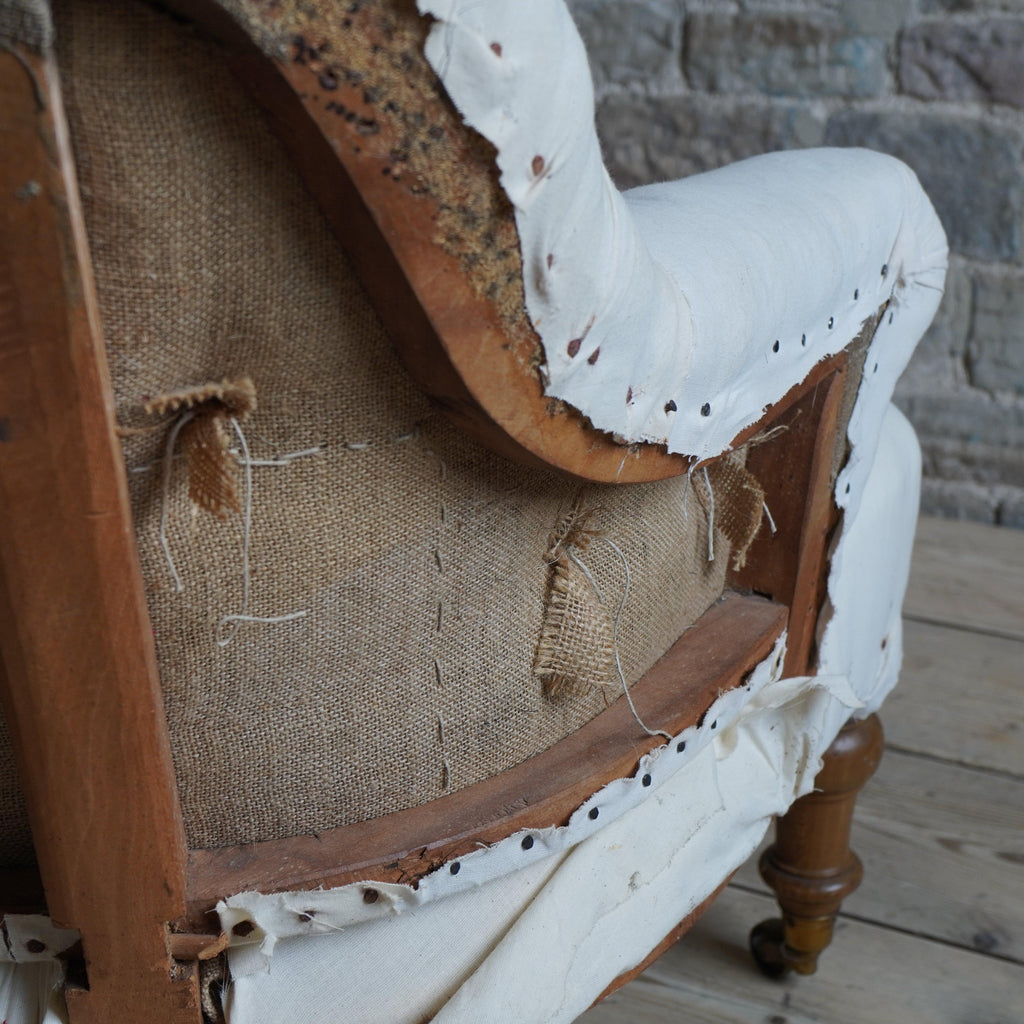 Antique Deep Buttoned Nursing Chair-KONTRAST