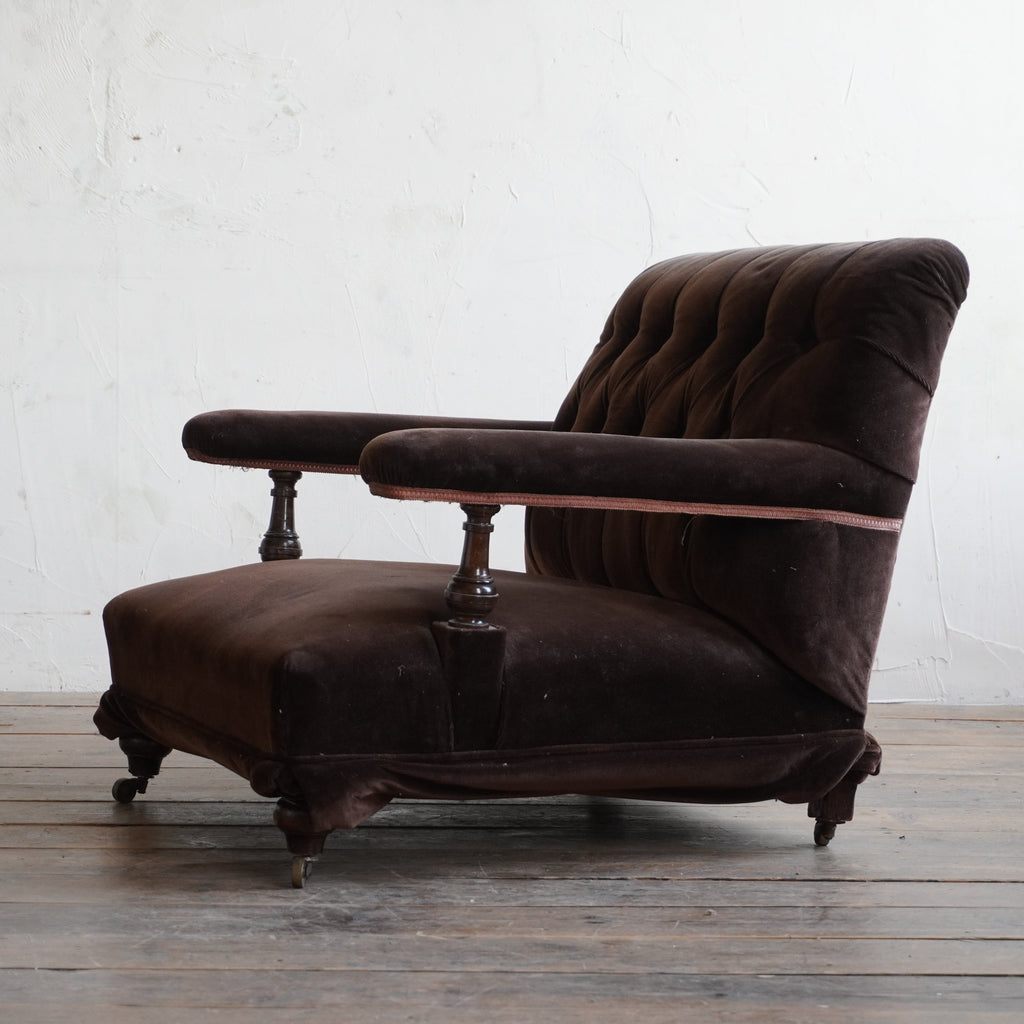 Antique Open Armchair-KONTRAST