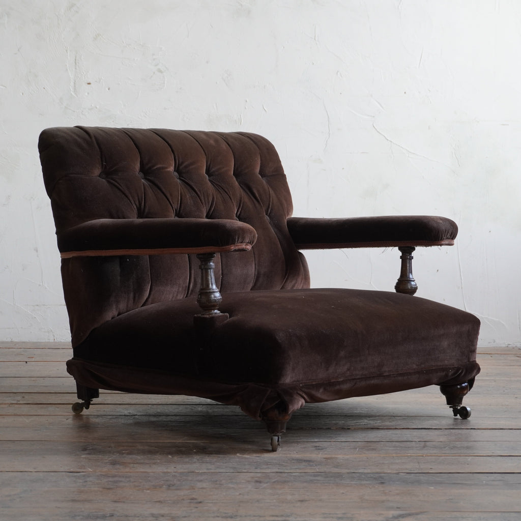 Antique Open Armchair-KONTRAST