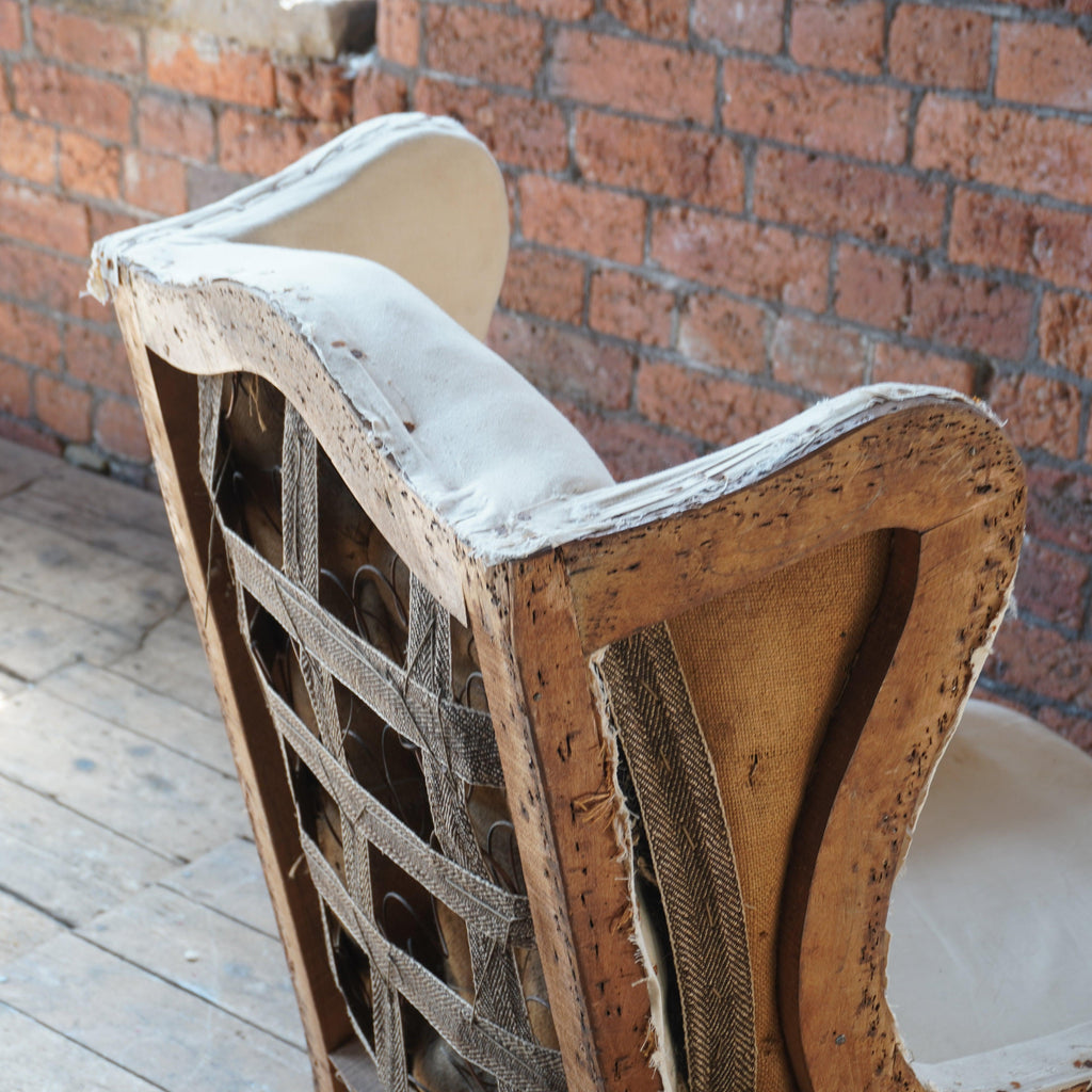 Antique Wingback Chair-KONTRAST