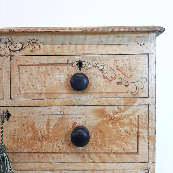 Antique pine drawers in birdseye maple graining c1850– KONTRAST