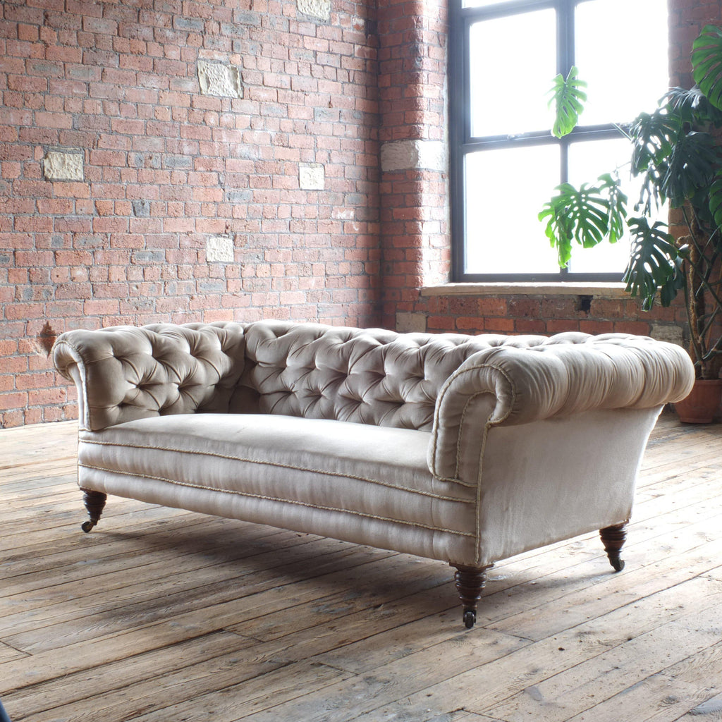 Victorian country house chesterfield sofa-Antique Seating-KONTRAST
