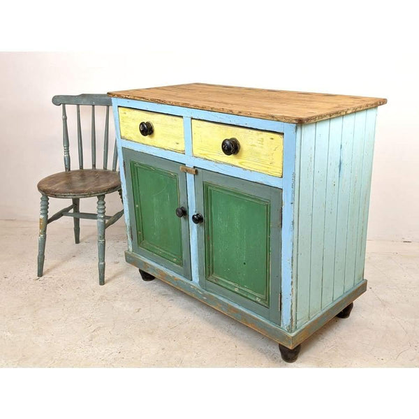 Vintage Kitchen painted green blue and yellow KONTRAST