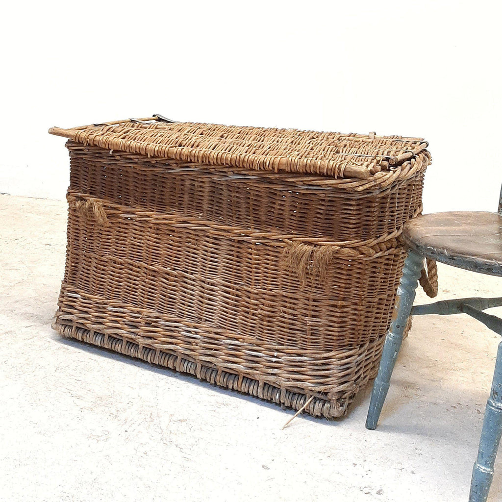 Vintage wicker basket.-wicker basket-KONTRAST