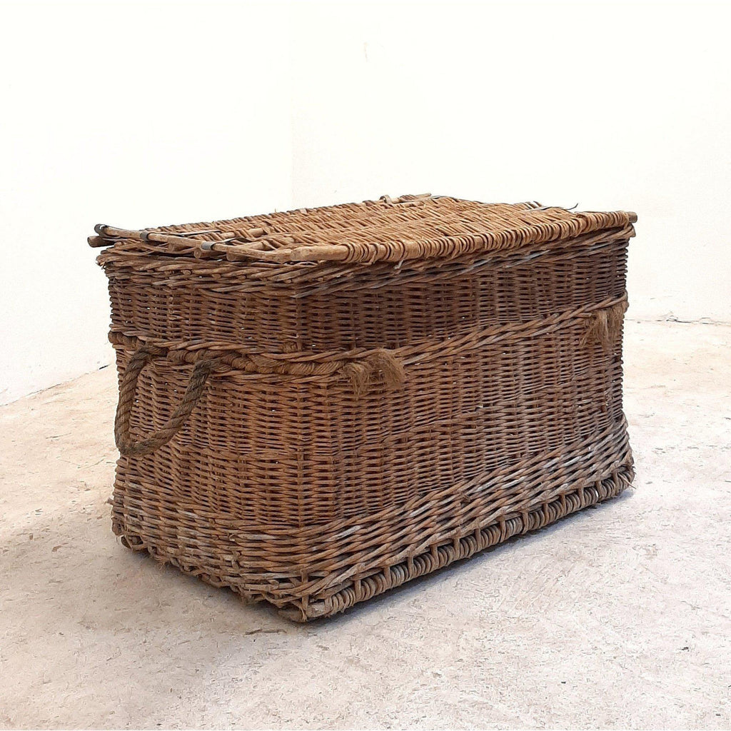 Vintage wicker basket.-wicker basket-KONTRAST